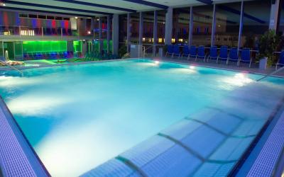 Piscine Hotel 84